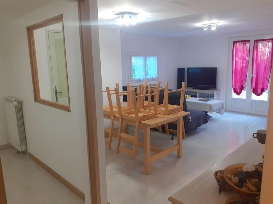 Chateaudouble : Appartement Au Calme Exterior photo