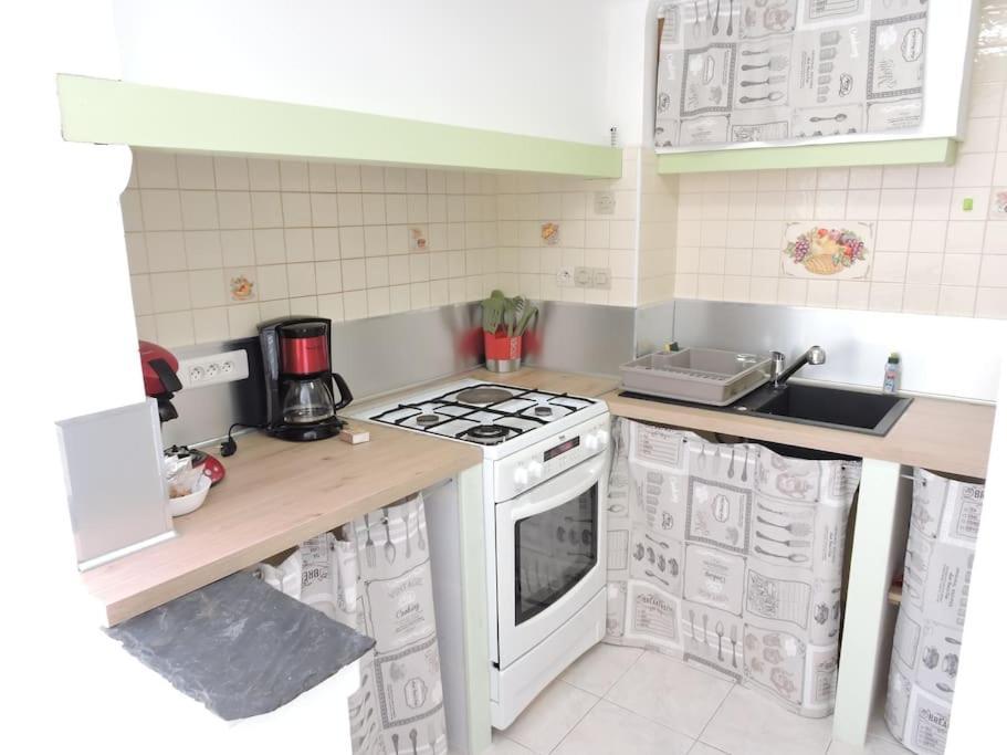 Chateaudouble : Appartement Au Calme Exterior photo